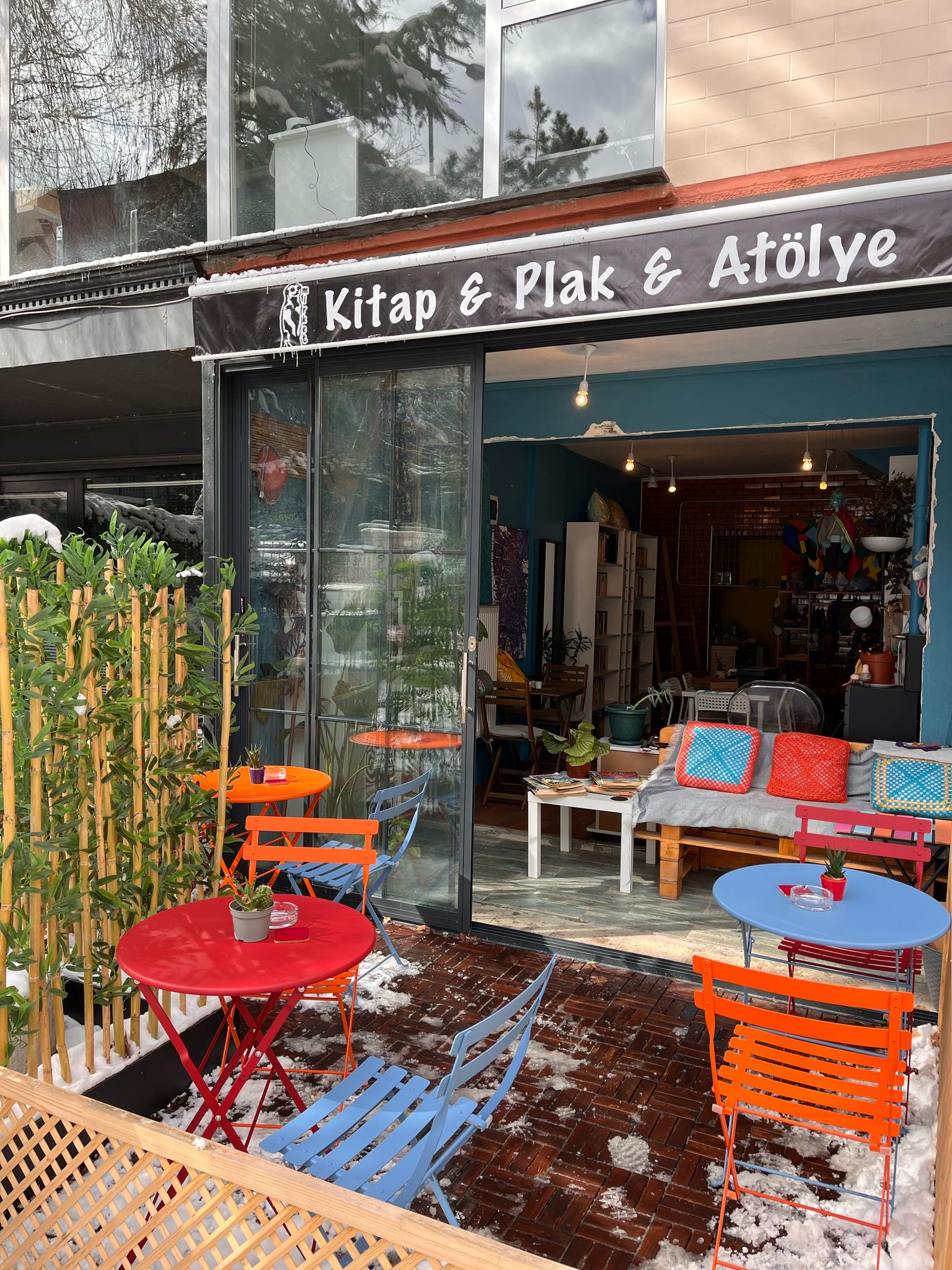 Bistro Serisi Yuvarlak Set Kırmızı